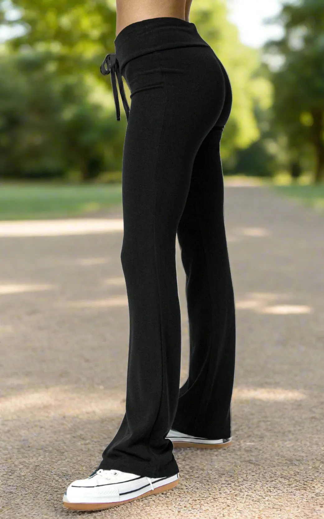 BLACK FLARE SWEATPANT