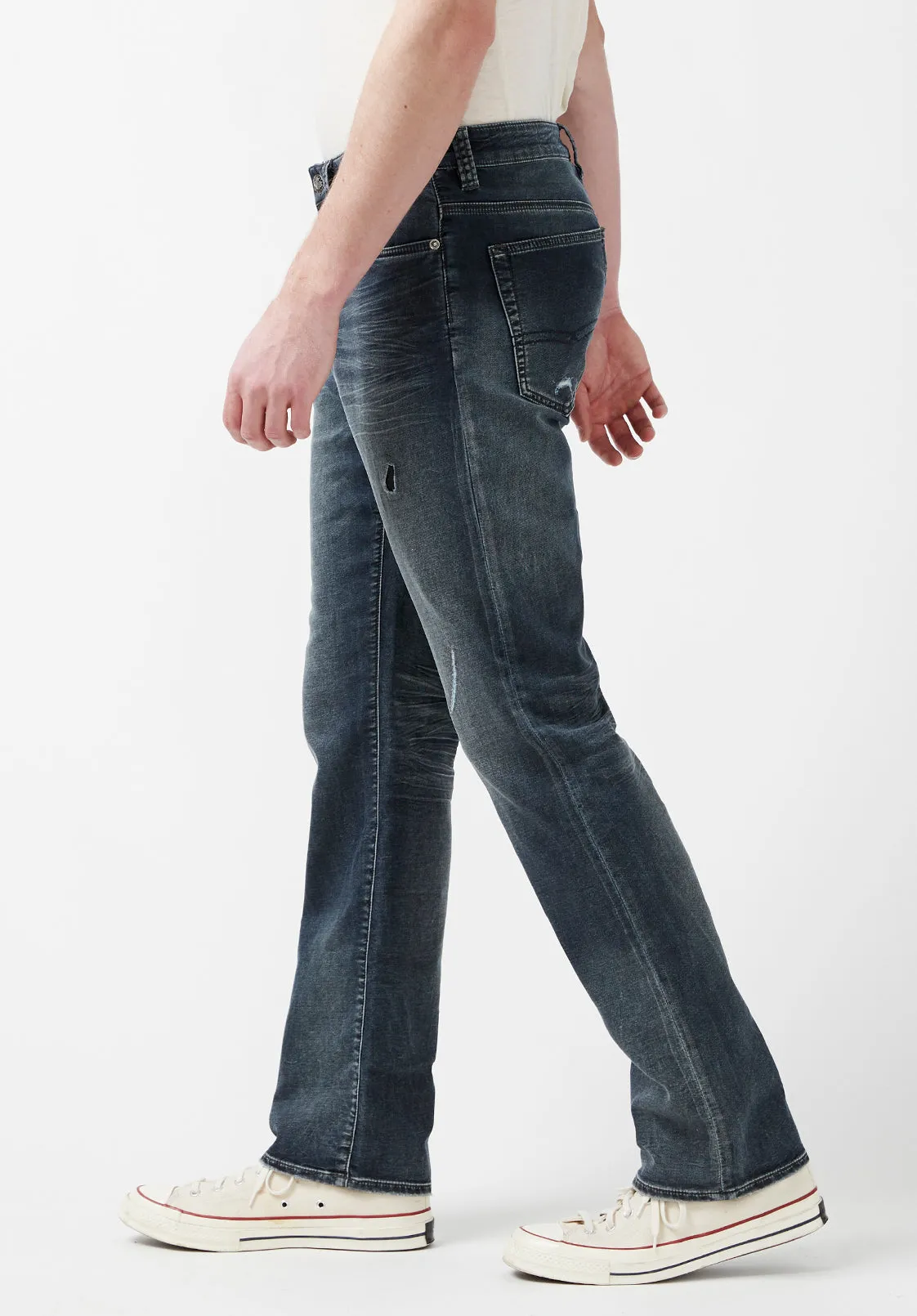Relaxed Straight Driven Men’s Freedom Flex Jeans in Crinkled Blue - BM22843