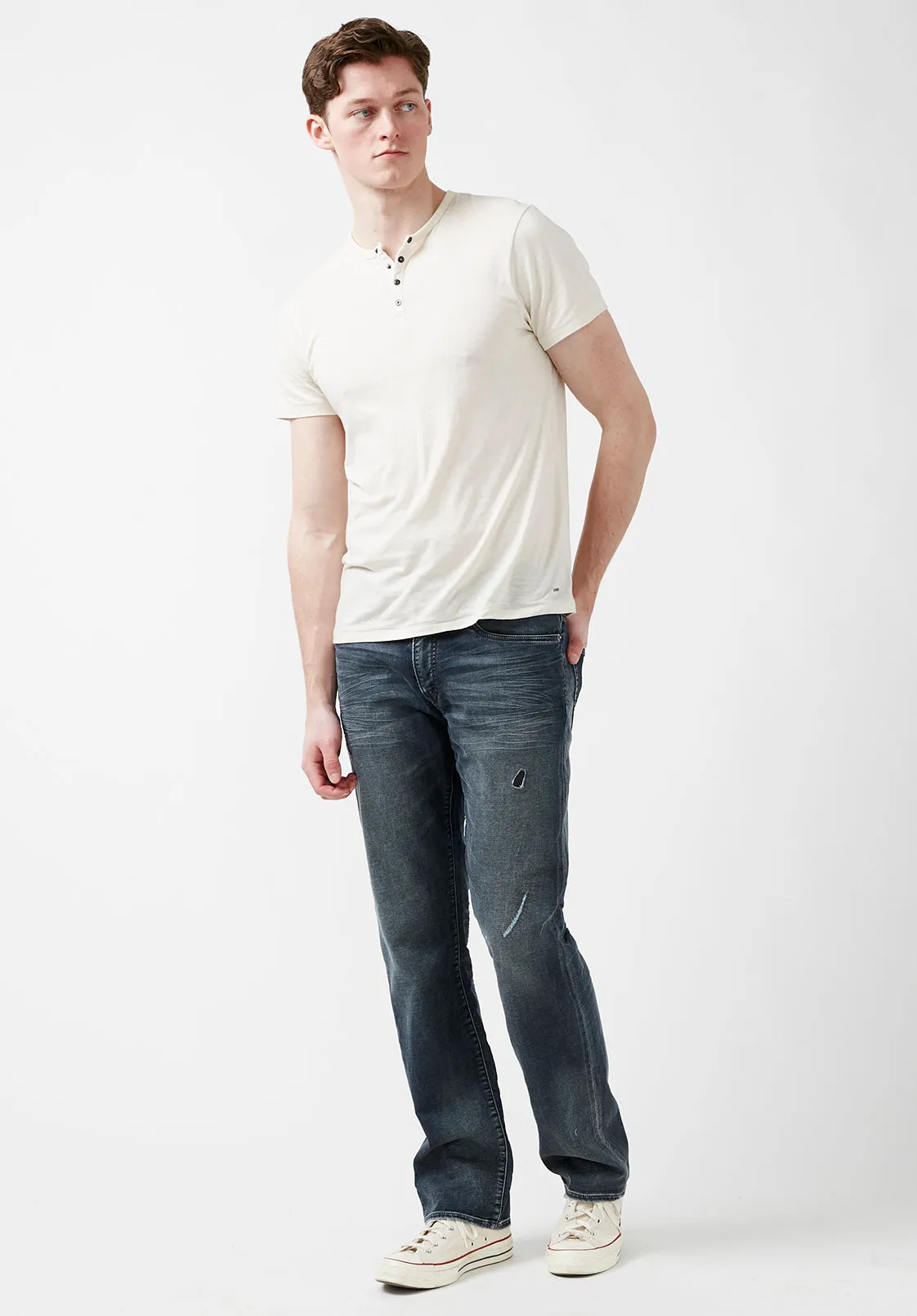 Relaxed Straight Driven Men’s Freedom Flex Jeans in Crinkled Blue - BM22843