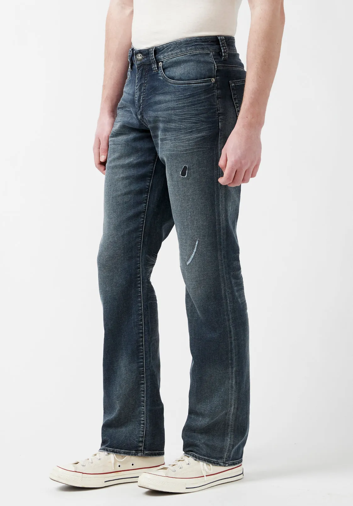 Relaxed Straight Driven Men’s Freedom Flex Jeans in Crinkled Blue - BM22843